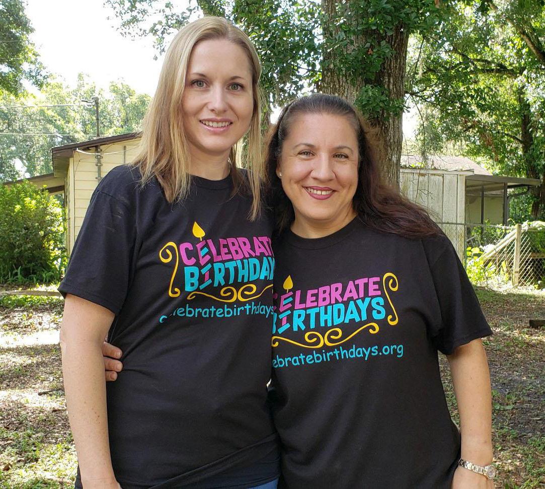 Founders Celina & Belinda standing with their arms around eachother